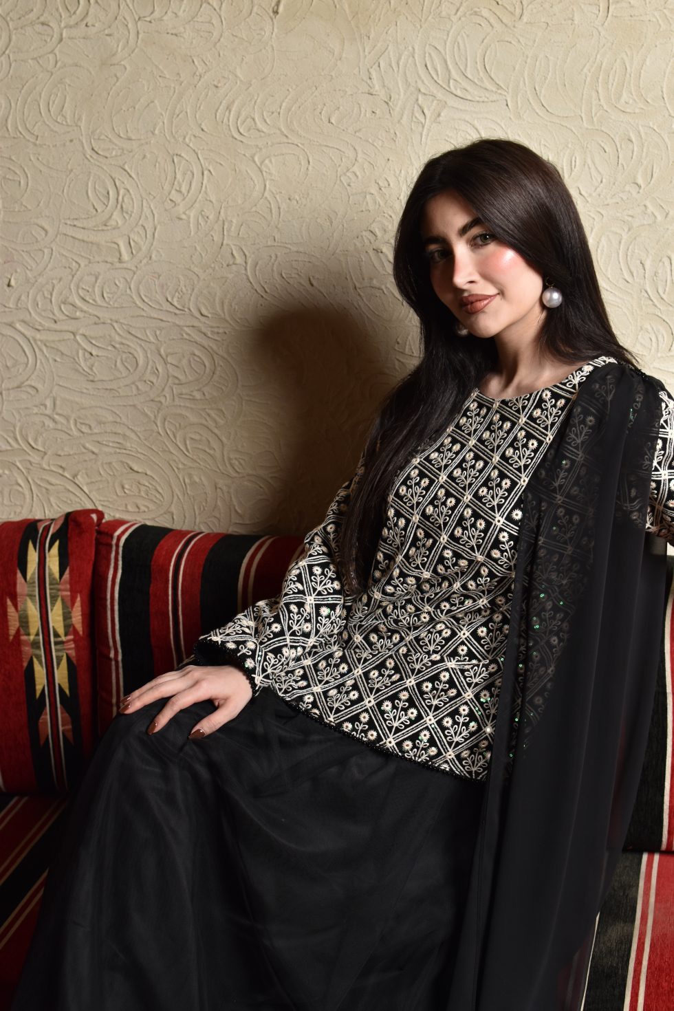 Sahar - Black - Image 4